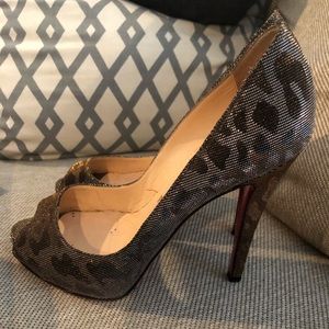 Christian Louboutin Very Prive peep toe pumps